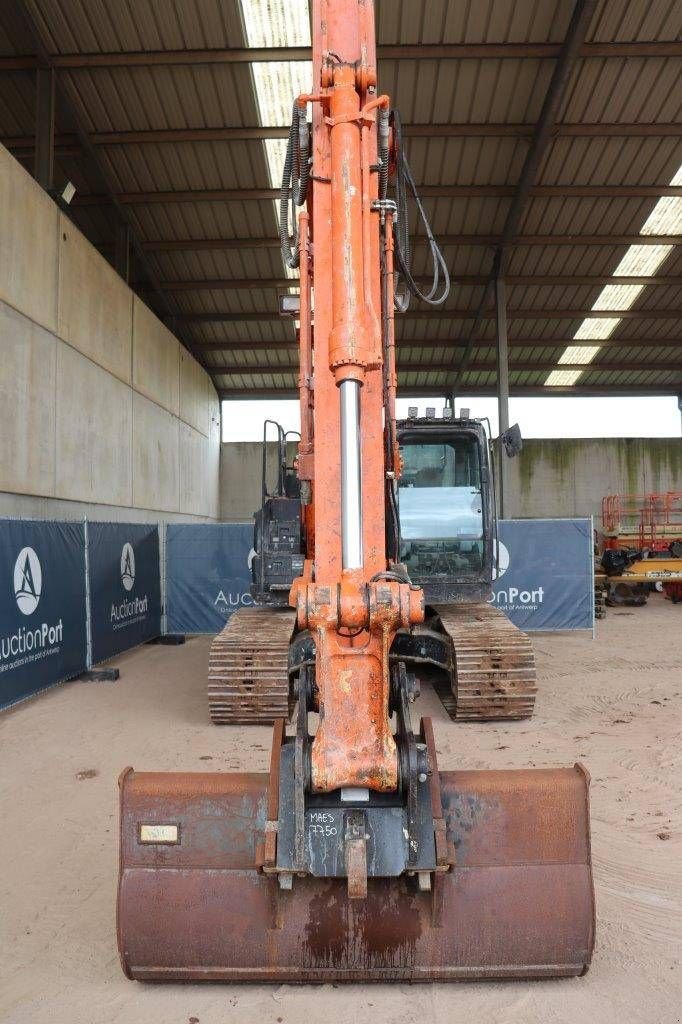 Kettenbagger от тип Hitachi ZX190LC, Gebrauchtmaschine в Antwerpen (Снимка 8)