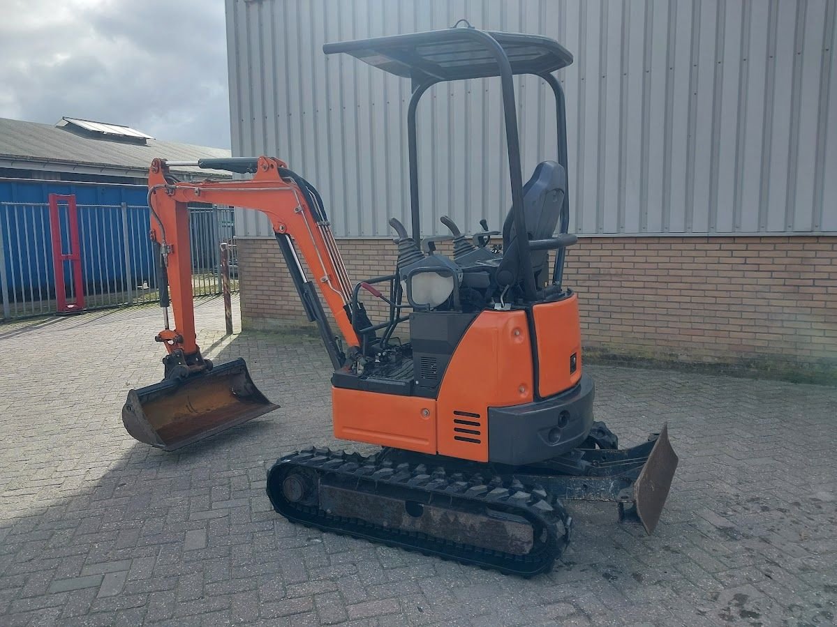 Kettenbagger typu Hitachi ZX19U-6, Gebrauchtmaschine w Westwoud (Zdjęcie 2)