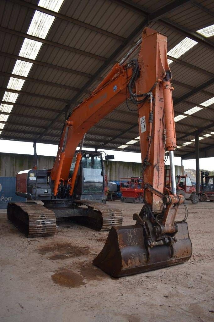 Kettenbagger typu Hitachi ZX210LC-3, Gebrauchtmaschine w Antwerpen (Zdjęcie 8)