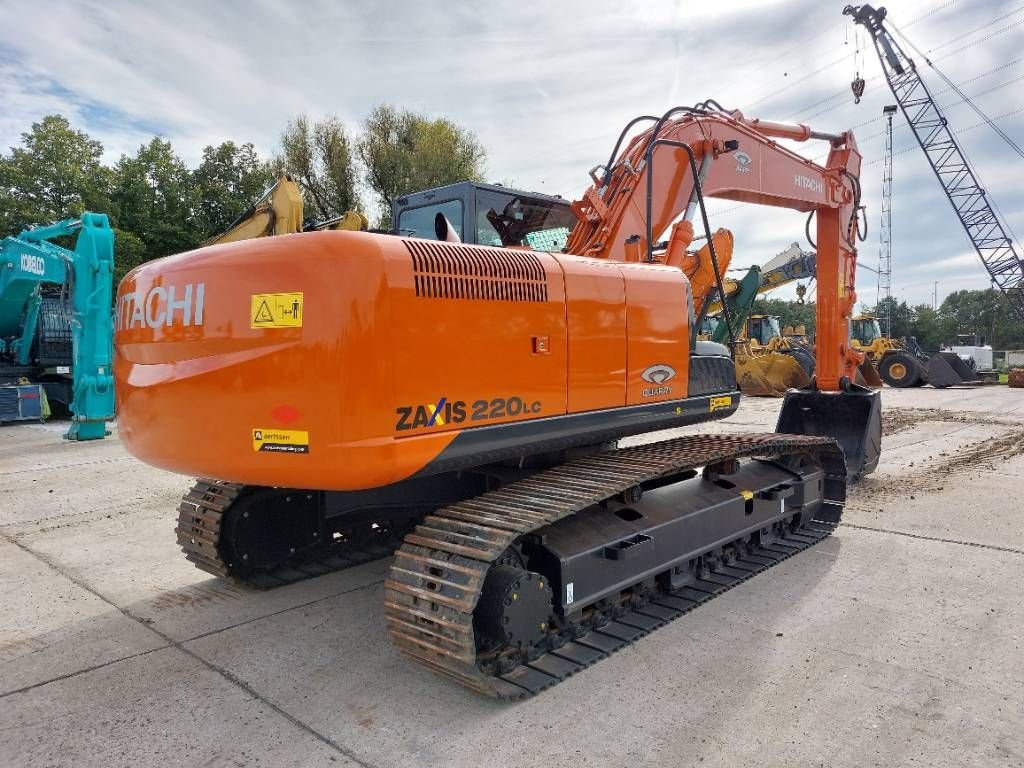 Kettenbagger typu Hitachi ZX220 LC (Abu Dhabi), Gebrauchtmaschine w Stabroek (Zdjęcie 3)