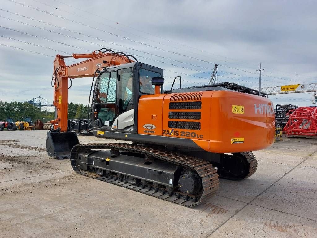 Kettenbagger des Typs Hitachi ZX220 LC (Abu Dhabi), Gebrauchtmaschine in Stabroek (Bild 2)