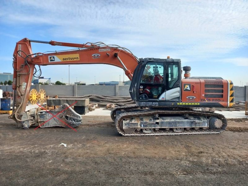 Kettenbagger van het type Hitachi ZX220 LC (Abu Dhabi), Gebrauchtmaschine in Stabroek (Foto 1)