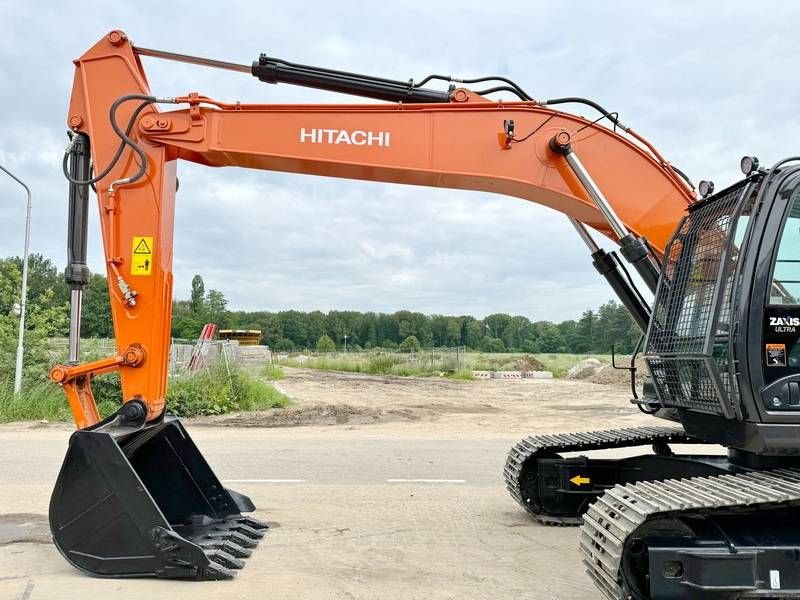 Kettenbagger typu Hitachi ZX220LC-5G / 2024 ULTRA MODEL / ISUZU ENGINE, Gebrauchtmaschine w Veldhoven (Zdjęcie 10)