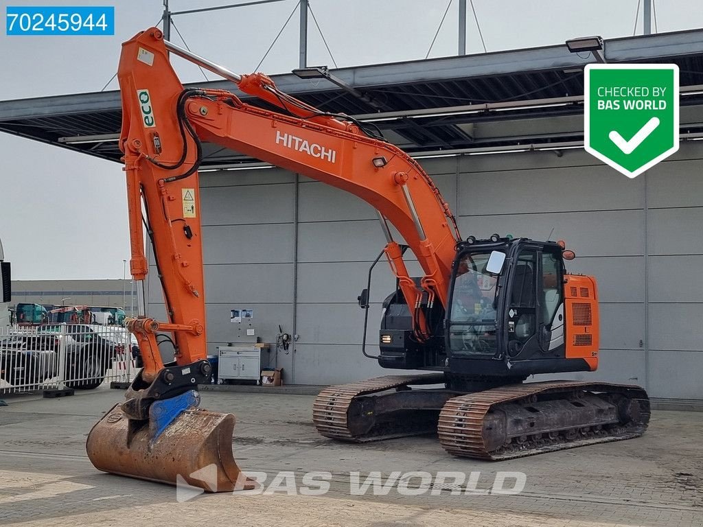 Kettenbagger of the type Hitachi ZX225 USLC-5B, Gebrauchtmaschine in Veghel (Picture 1)