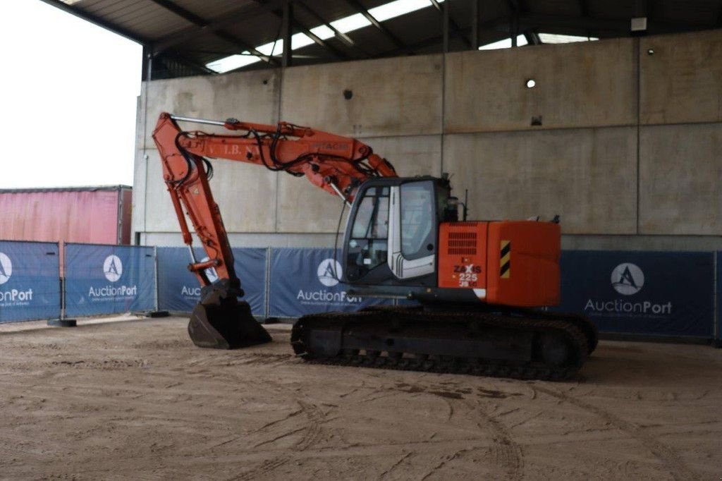 Kettenbagger a típus Hitachi ZX225US-3, Gebrauchtmaschine ekkor: Antwerpen (Kép 3)