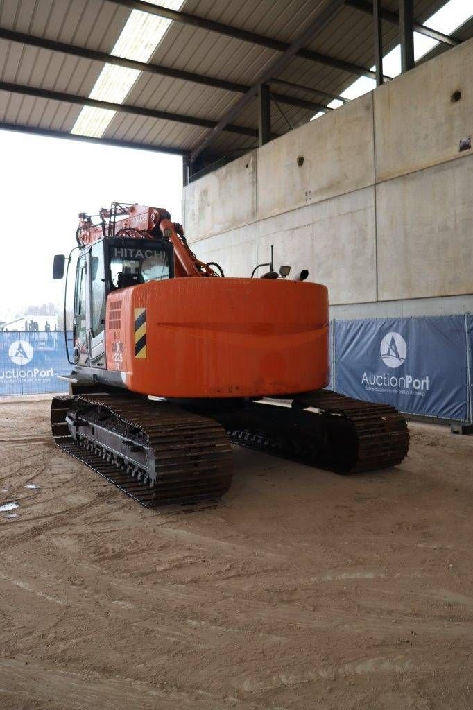 Kettenbagger typu Hitachi ZX225US-3, Gebrauchtmaschine w Antwerpen (Zdjęcie 4)