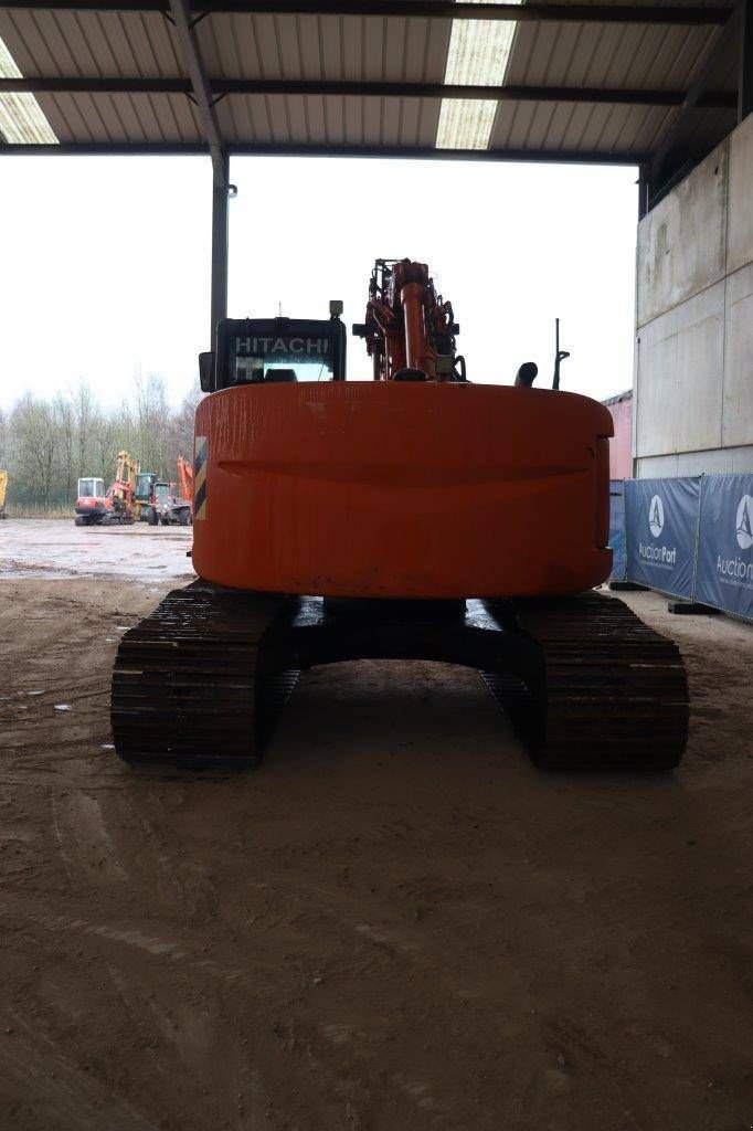 Kettenbagger typu Hitachi ZX225US-3, Gebrauchtmaschine w Antwerpen (Zdjęcie 5)