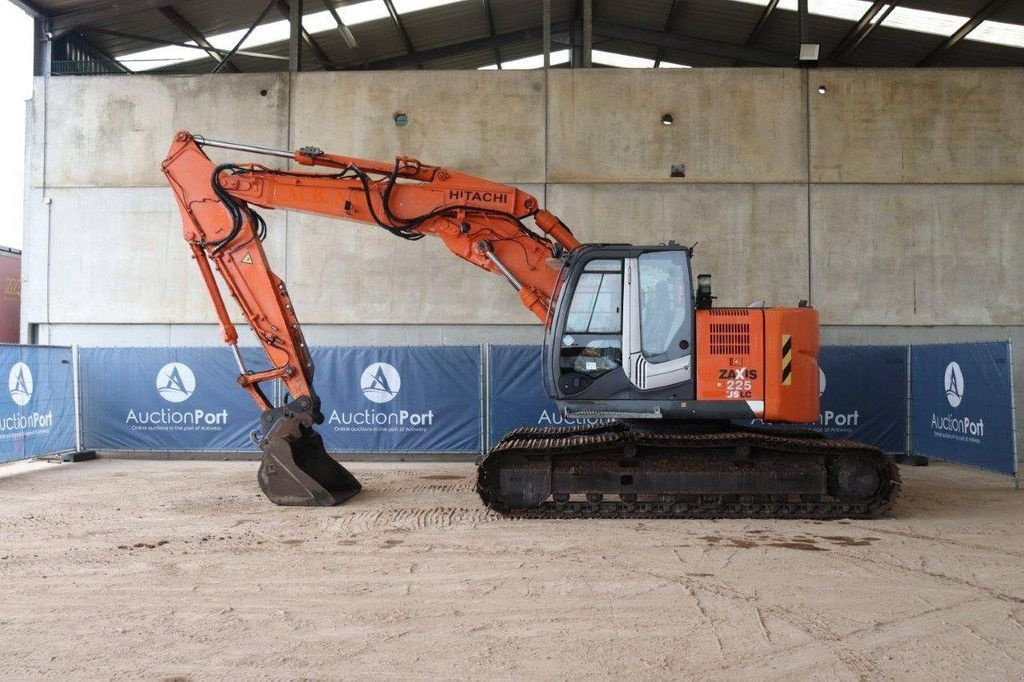 Kettenbagger typu Hitachi ZX225US-3, Gebrauchtmaschine w Antwerpen (Zdjęcie 2)