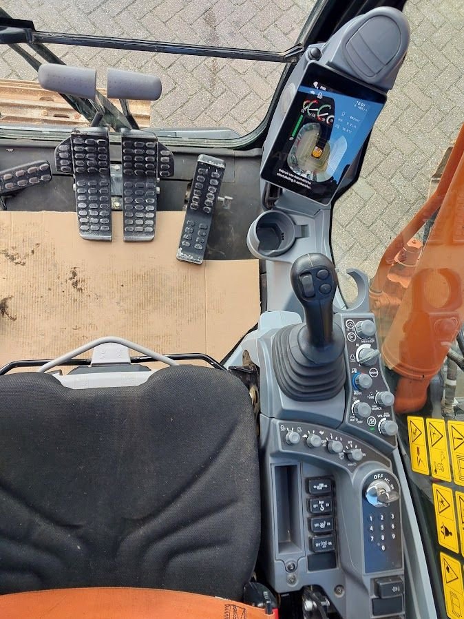 Kettenbagger typu Hitachi ZX225USLC-7, Gebrauchtmaschine v Westwoud (Obrázok 11)