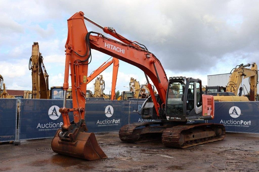 Kettenbagger del tipo Hitachi ZX225USRLC-3, Gebrauchtmaschine en Antwerpen (Imagen 10)