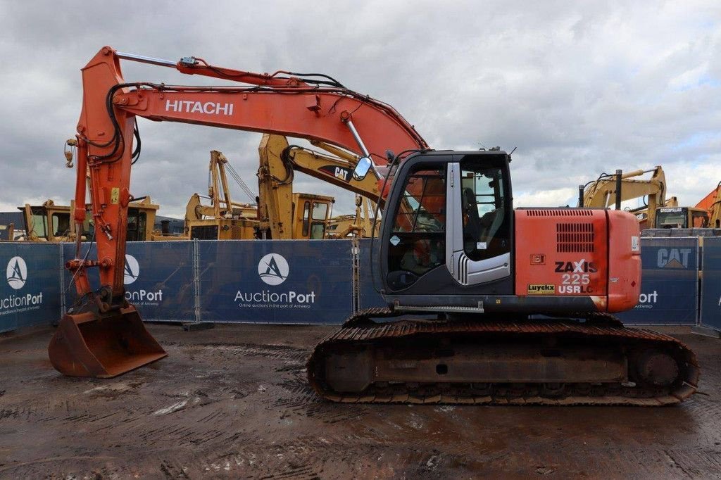 Kettenbagger a típus Hitachi ZX225USRLC-3, Gebrauchtmaschine ekkor: Antwerpen (Kép 2)