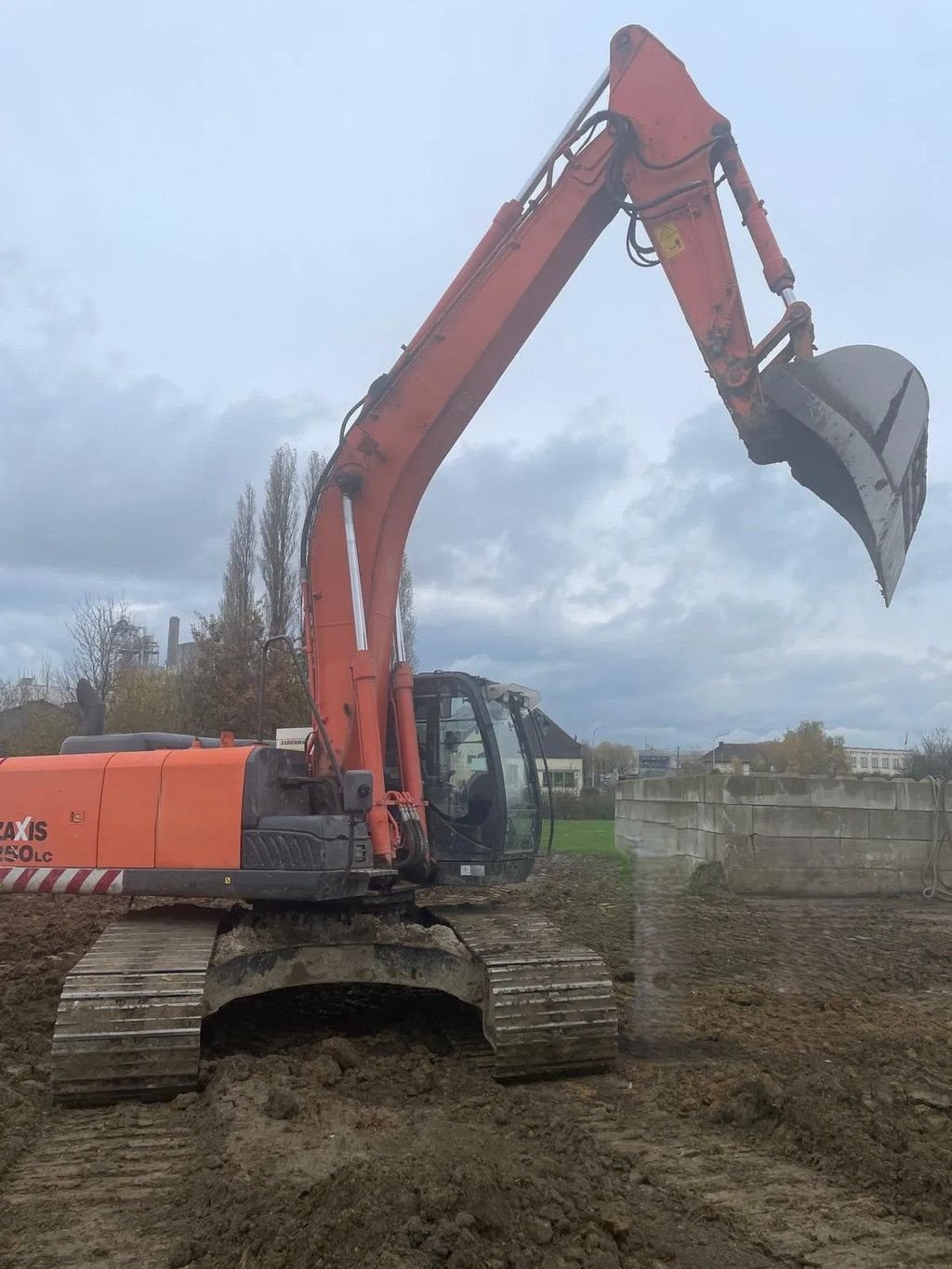 Kettenbagger of the type Hitachi ZX250LC-5B, Gebrauchtmaschine in Wevelgem (Picture 2)