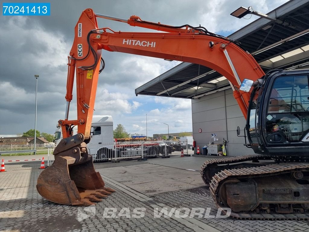 Kettenbagger of the type Hitachi ZX300 LC-6, Gebrauchtmaschine in Veghel (Picture 9)