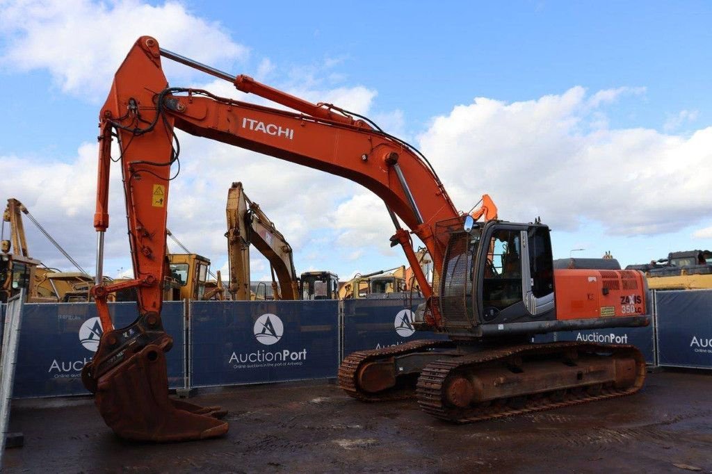 Kettenbagger of the type Hitachi ZX350LC-3, Gebrauchtmaschine in Antwerpen (Picture 1)