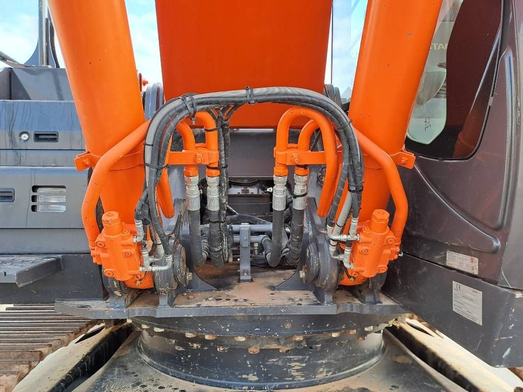 Kettenbagger a típus Hitachi ZX350LCN-6, Gebrauchtmaschine ekkor: Stabroek (Kép 11)