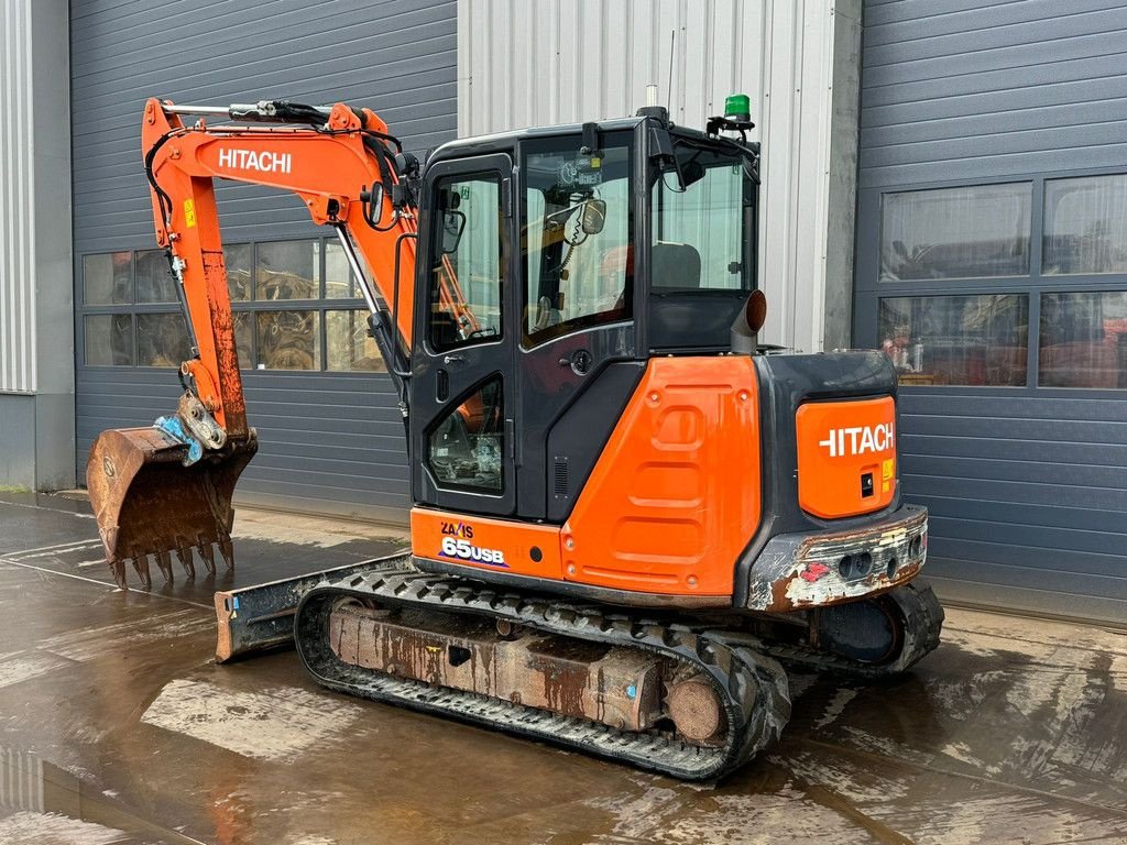 Kettenbagger van het type Hitachi ZX65USB-6 CLP, Gebrauchtmaschine in Velddriel (Foto 3)