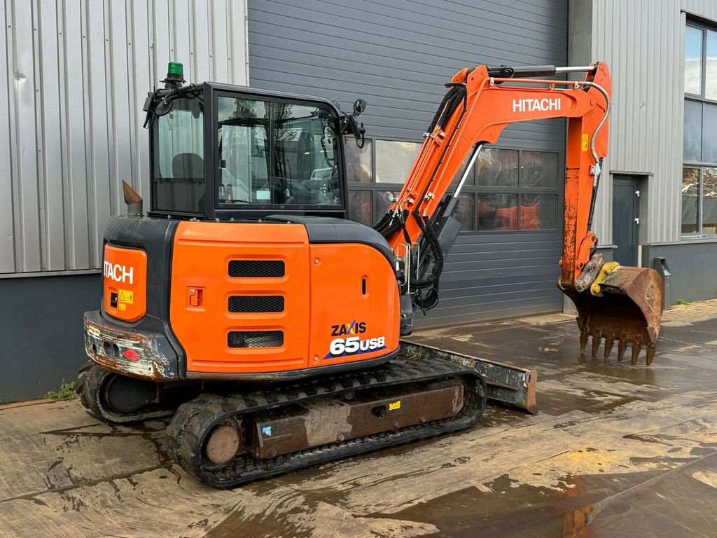 Kettenbagger van het type Hitachi ZX65USB-6 CLP, Gebrauchtmaschine in Velddriel (Foto 5)