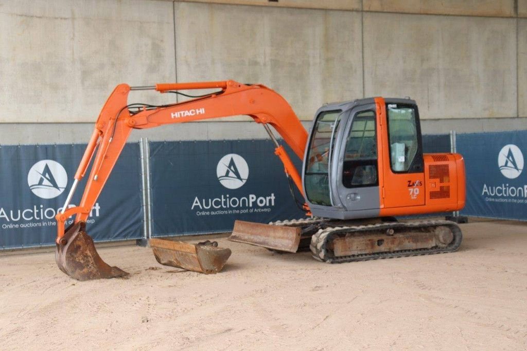 Kettenbagger du type Hitachi ZX70LC, Gebrauchtmaschine en Antwerpen (Photo 11)