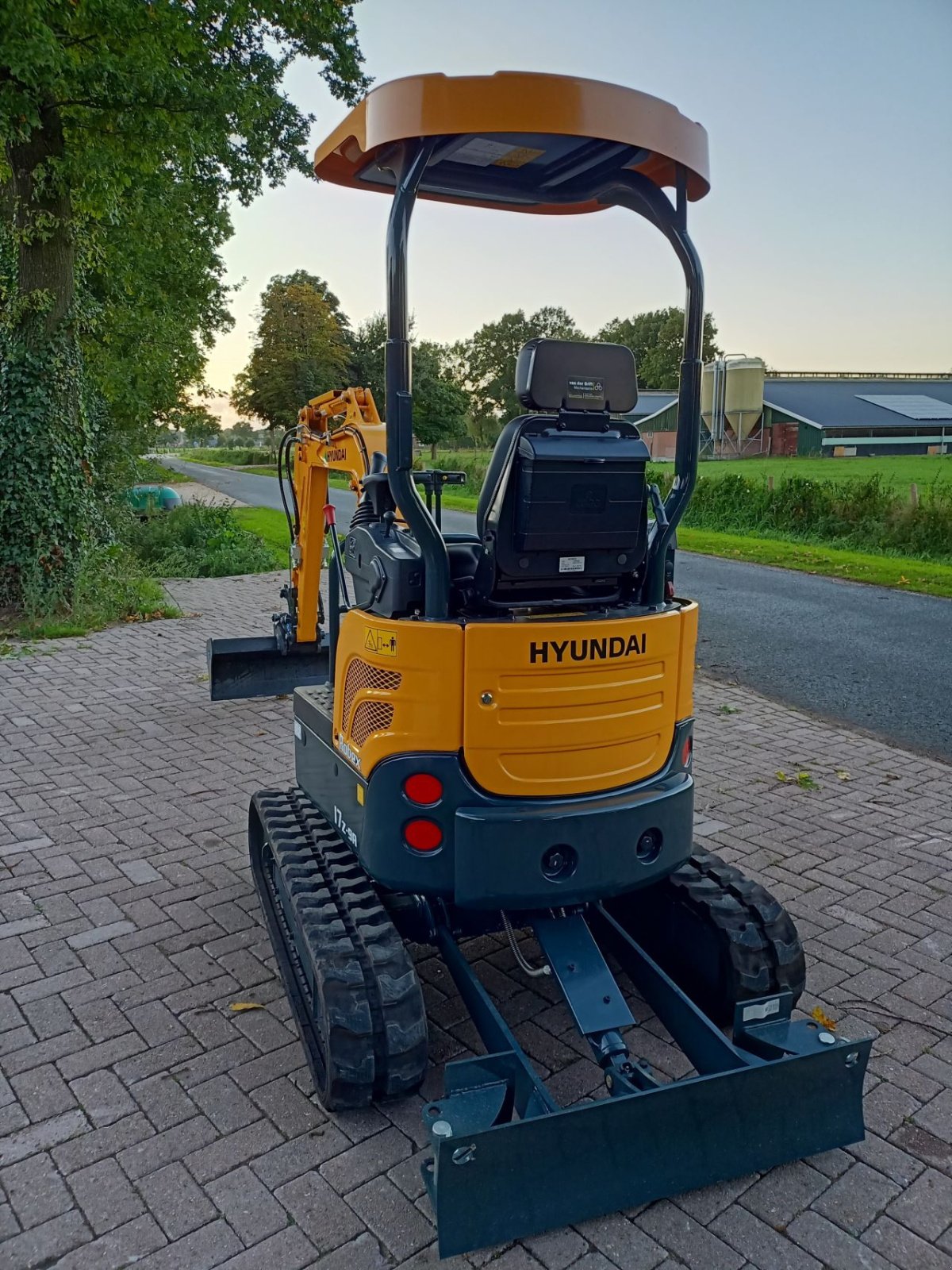 Kettenbagger van het type Hyundai E10, Neumaschine in Lunteren (Foto 10)