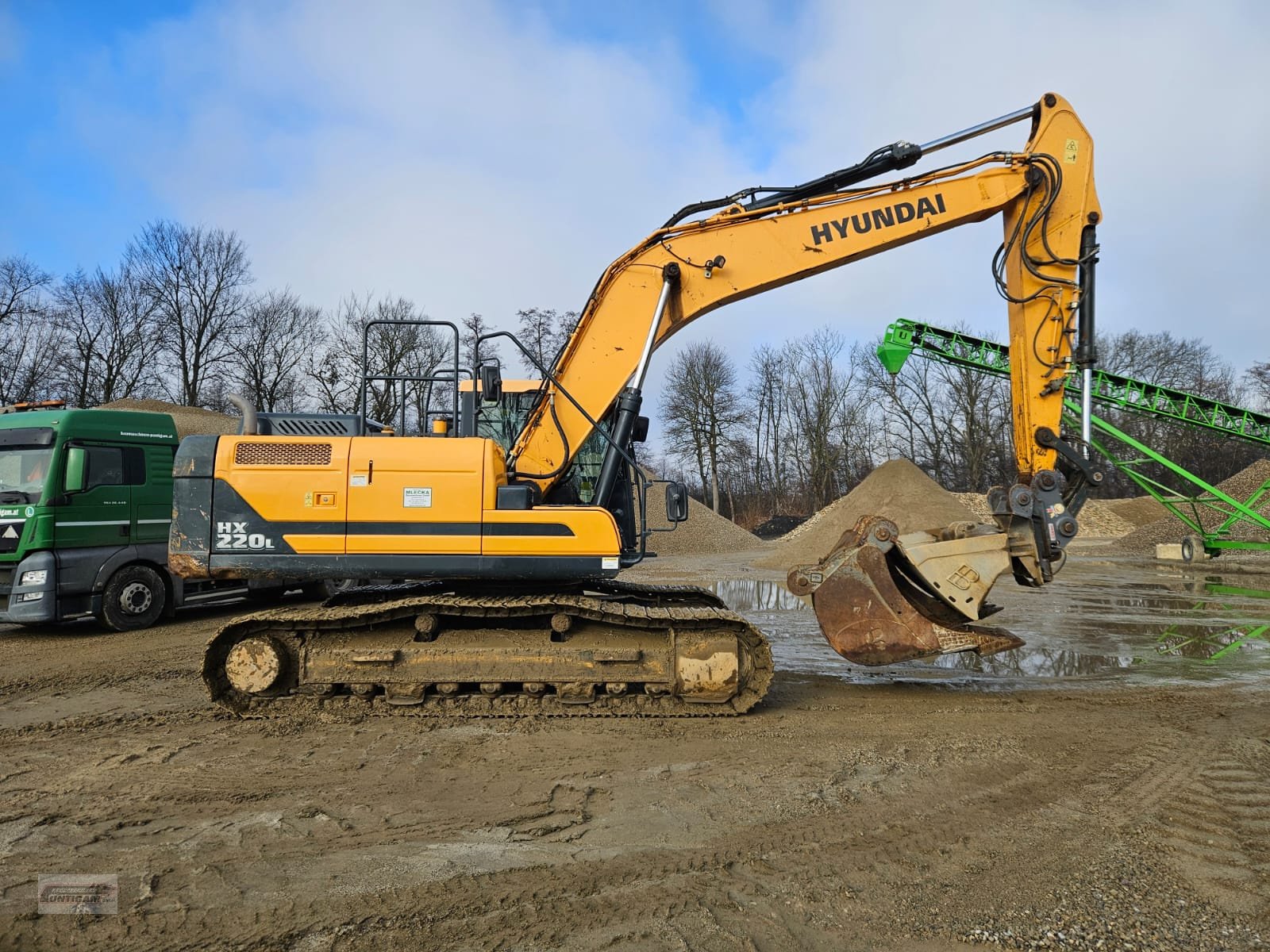 Kettenbagger от тип Hyundai HX 220 L, Gebrauchtmaschine в Deutsch - Goritz (Снимка 1)