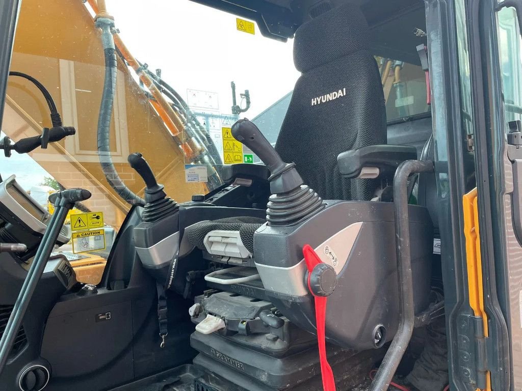 Kettenbagger a típus Hyundai HX220L, Gebrauchtmaschine ekkor: Barneveld (Kép 8)