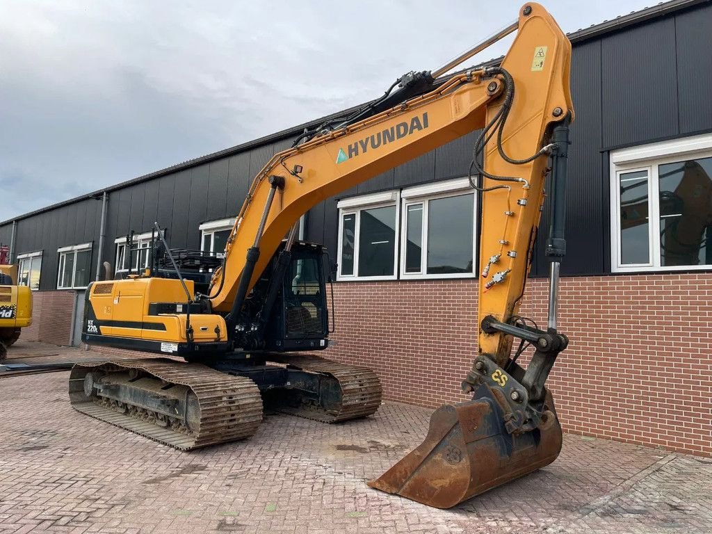 Kettenbagger Türe ait Hyundai HX220L, Gebrauchtmaschine içinde Barneveld (resim 3)