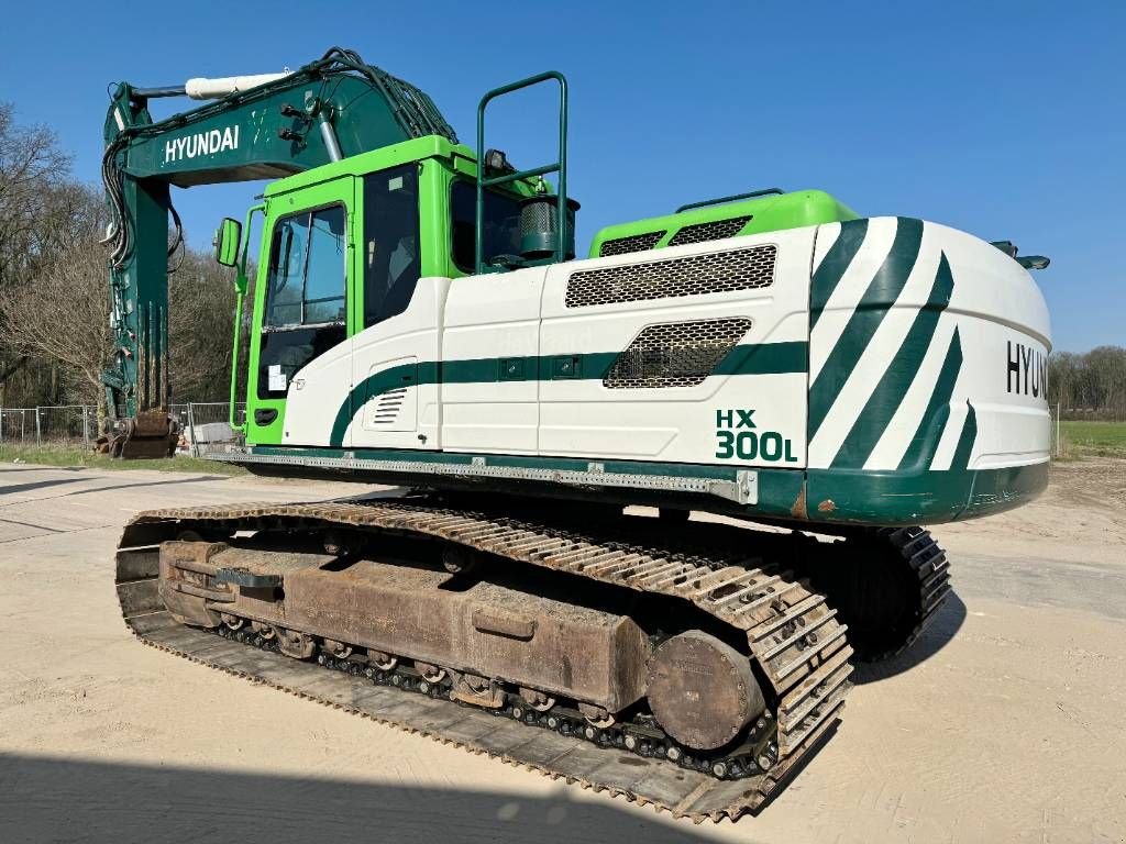 Kettenbagger of the type Hyundai HX300L - New Sprockets + Chains, Gebrauchtmaschine in Veldhoven (Picture 3)