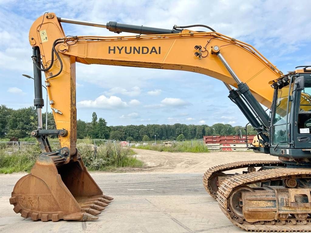 Kettenbagger of the type Hyundai HX520L - Excellent Condition / 360 Cameras, Gebrauchtmaschine in Veldhoven (Picture 10)