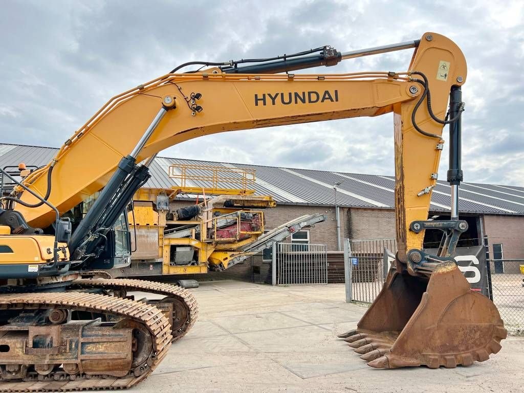 Kettenbagger of the type Hyundai HX520L - Excellent Condition / 360 Cameras, Gebrauchtmaschine in Veldhoven (Picture 11)