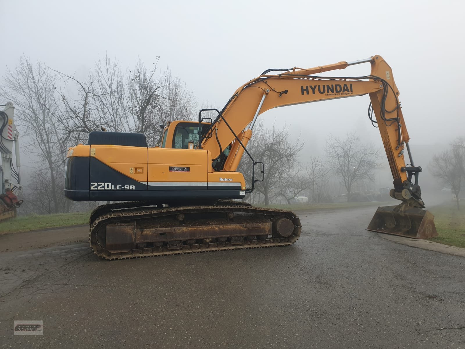 Kettenbagger van het type Hyundai R 220 LC-9A, Gebrauchtmaschine in Deutsch - Goritz (Foto 2)