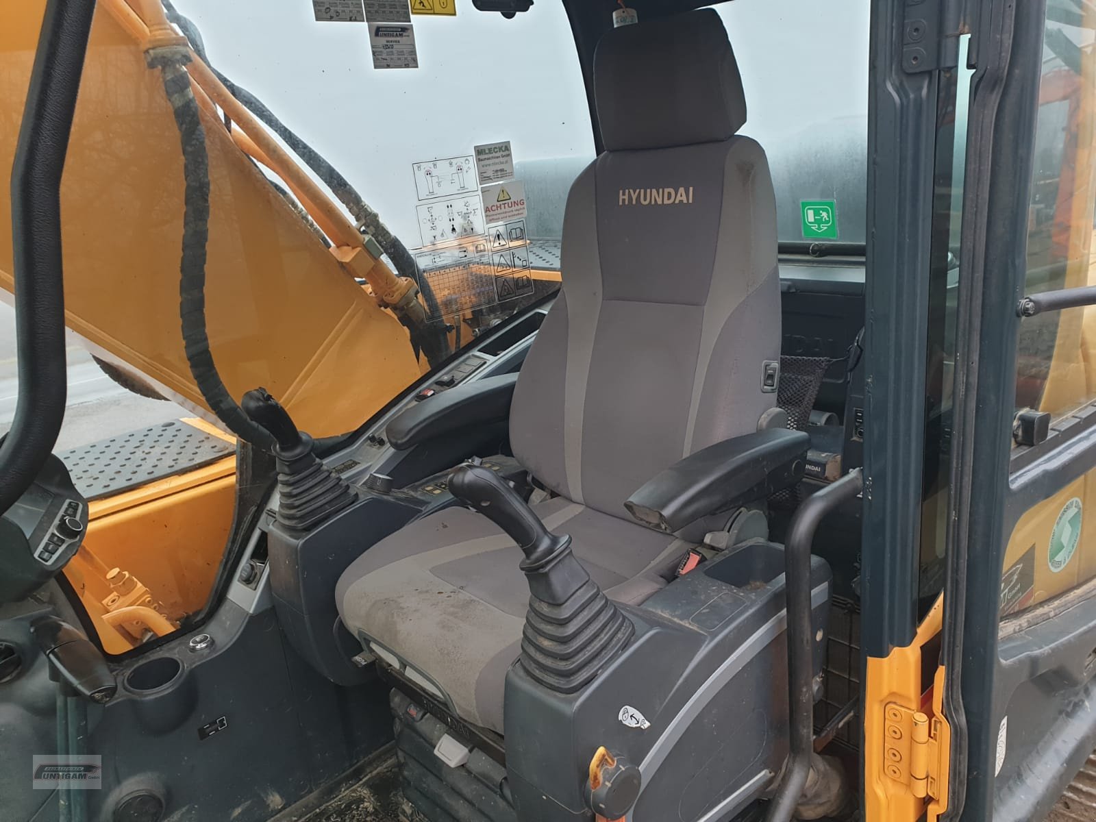 Kettenbagger za tip Hyundai R 220 LC-9A, Gebrauchtmaschine u Deutsch - Goritz (Slika 15)