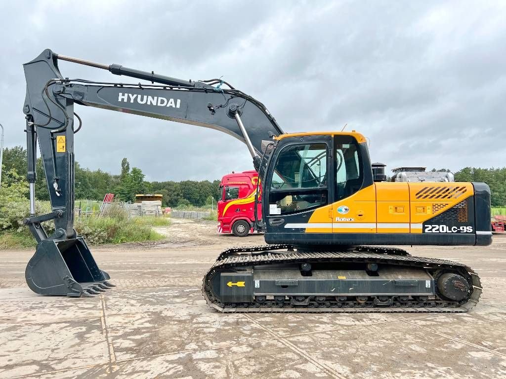 Kettenbagger of the type Hyundai R225LC-9S - Hamer Lines / Airco, Gebrauchtmaschine in Veldhoven (Picture 1)