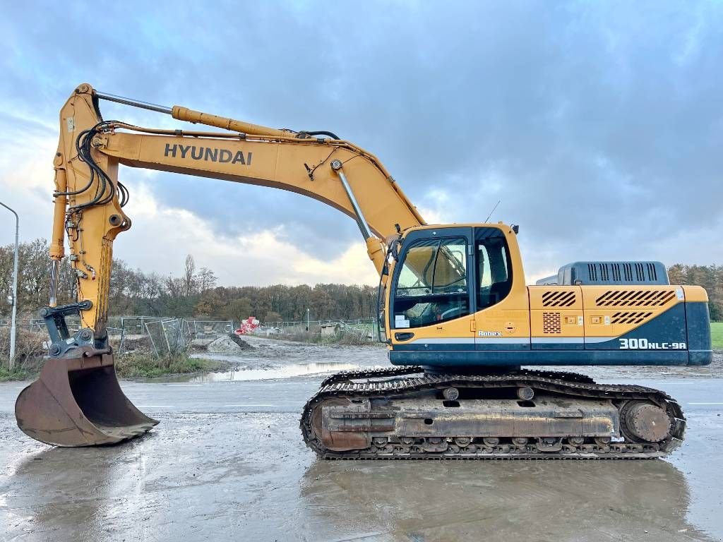 Kettenbagger Türe ait Hyundai R300 NLC-9A - Hammer Lines / Cummins Engine, Gebrauchtmaschine içinde Veldhoven (resim 1)