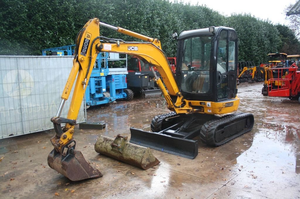 Kettenbagger des Typs JCB 8032 ZTS, Gebrauchtmaschine in Antwerpen (Bild 1)