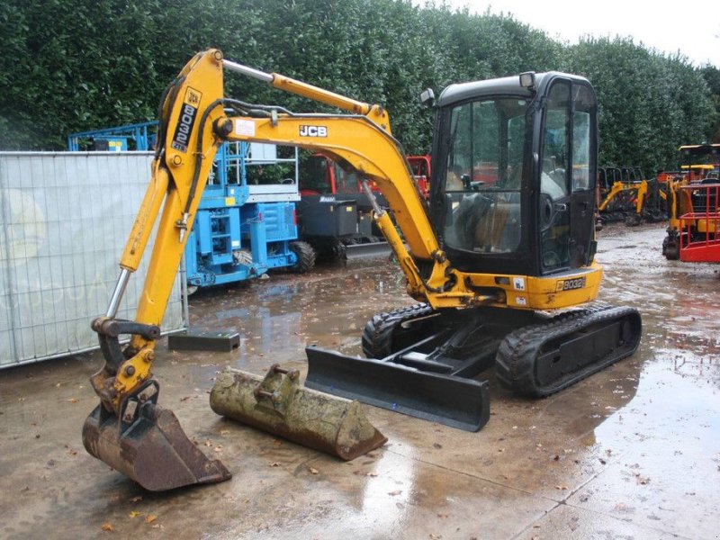 Kettenbagger des Typs JCB 8032 ZTS, Gebrauchtmaschine in Antwerpen (Bild 1)