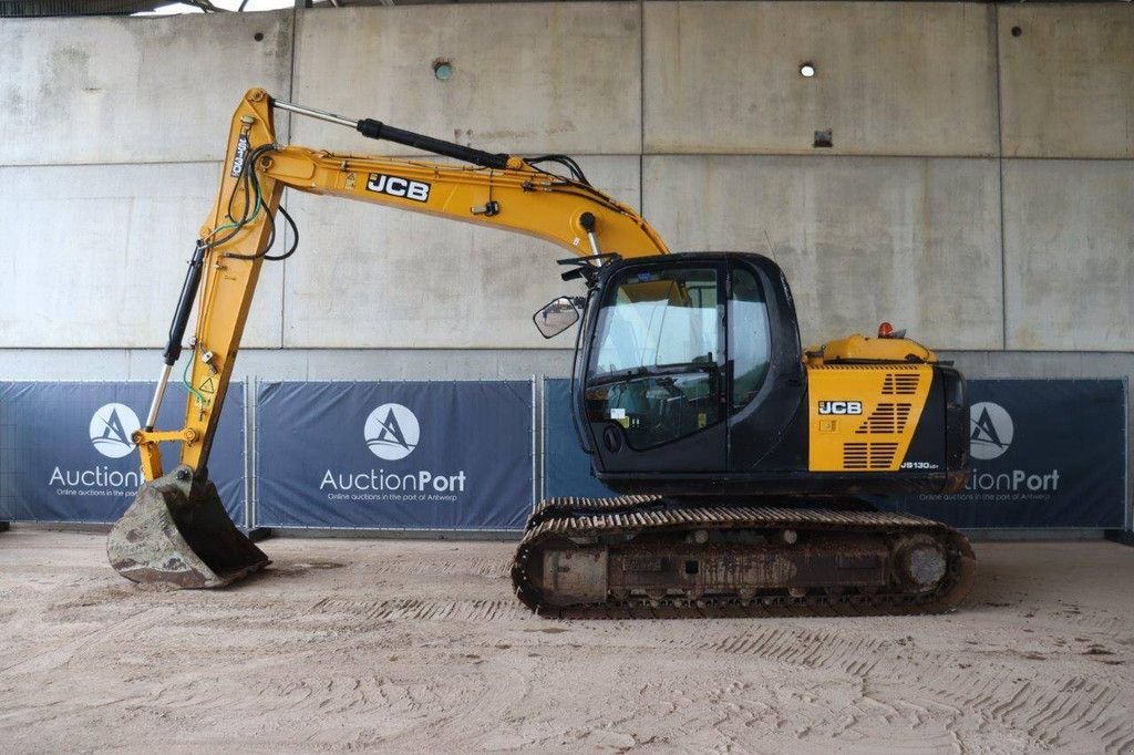 Kettenbagger a típus JCB JS130LC, Gebrauchtmaschine ekkor: Antwerpen (Kép 2)