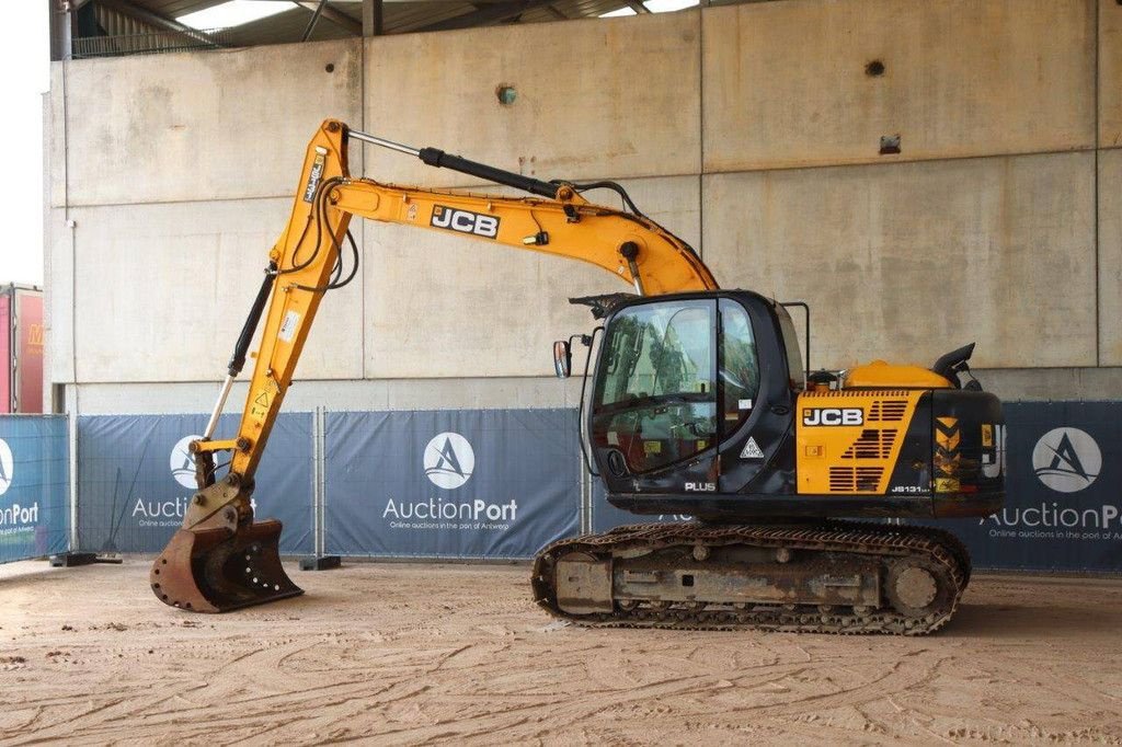 Kettenbagger van het type JCB JS131LC, Gebrauchtmaschine in Antwerpen (Foto 3)