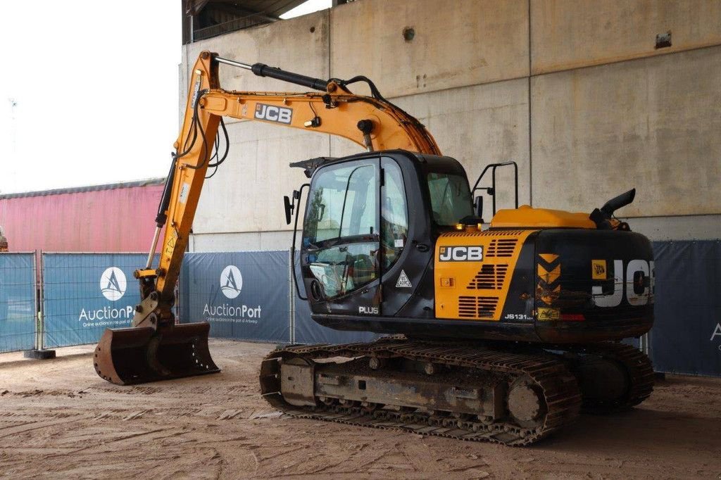 Kettenbagger tip JCB JS131LC, Gebrauchtmaschine in Antwerpen (Poză 4)