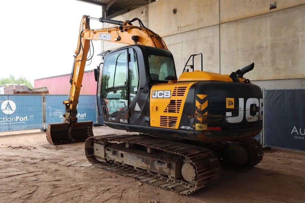 Kettenbagger des Typs JCB JS131LC, Gebrauchtmaschine in Antwerpen (Bild 5)