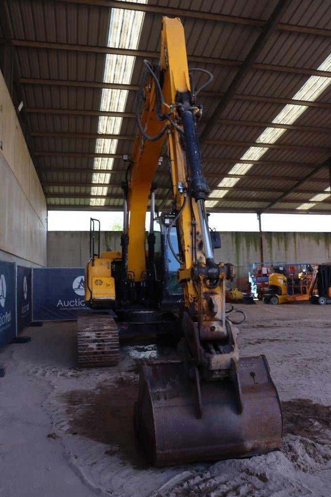 Kettenbagger van het type JCB JS131LC, Gebrauchtmaschine in Antwerpen (Foto 8)