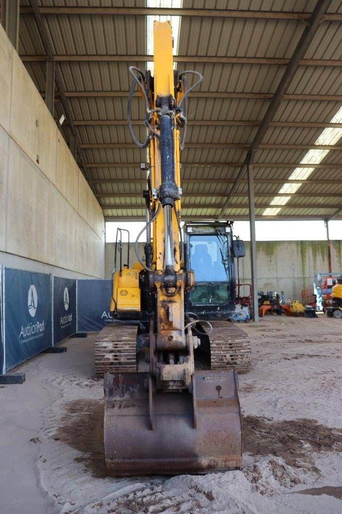 Kettenbagger van het type JCB JS131LC, Gebrauchtmaschine in Antwerpen (Foto 9)