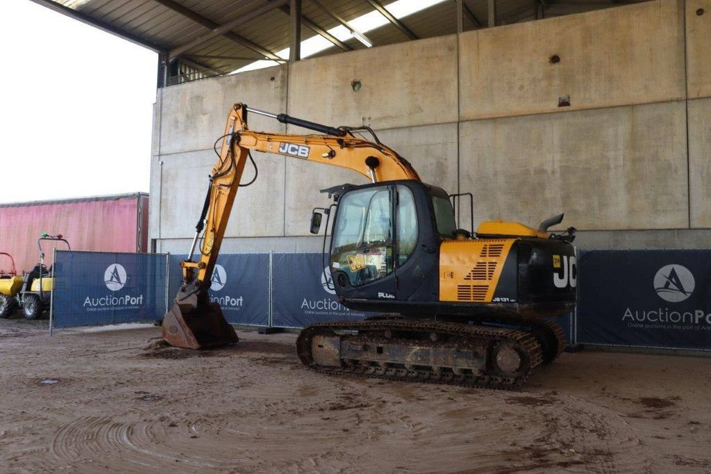 Kettenbagger des Typs JCB JS131LC, Gebrauchtmaschine in Antwerpen (Bild 3)