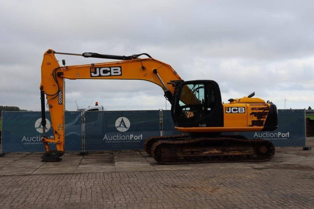 Kettenbagger a típus JCB JS200LCT4i, Gebrauchtmaschine ekkor: Antwerpen (Kép 1)