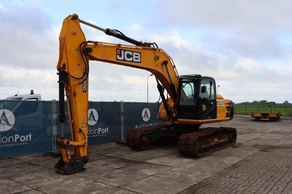 Kettenbagger des Typs JCB JS200LCT4i, Gebrauchtmaschine in Antwerpen (Bild 9)