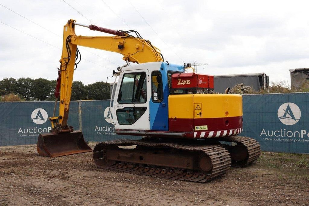 Kettenbagger van het type Kato HD513MR111, Gebrauchtmaschine in Antwerpen (Foto 3)