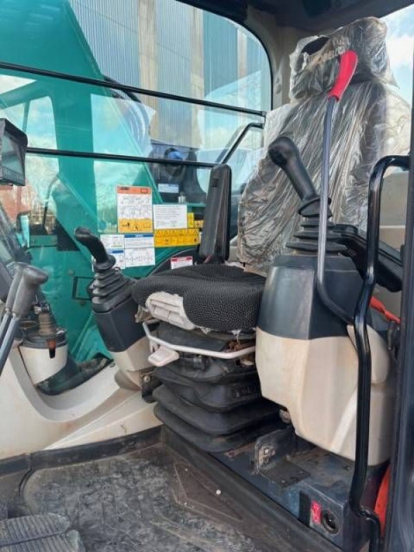 Kettenbagger del tipo Kobelco SK 140 SR LC, Gebrauchtmaschine en MOL (Imagen 5)