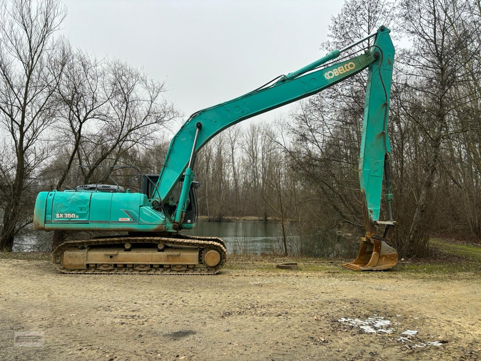 Kettenbagger des Typs Kobelco SK 350, Gebrauchtmaschine in Deutsch - Goritz (Bild 2)