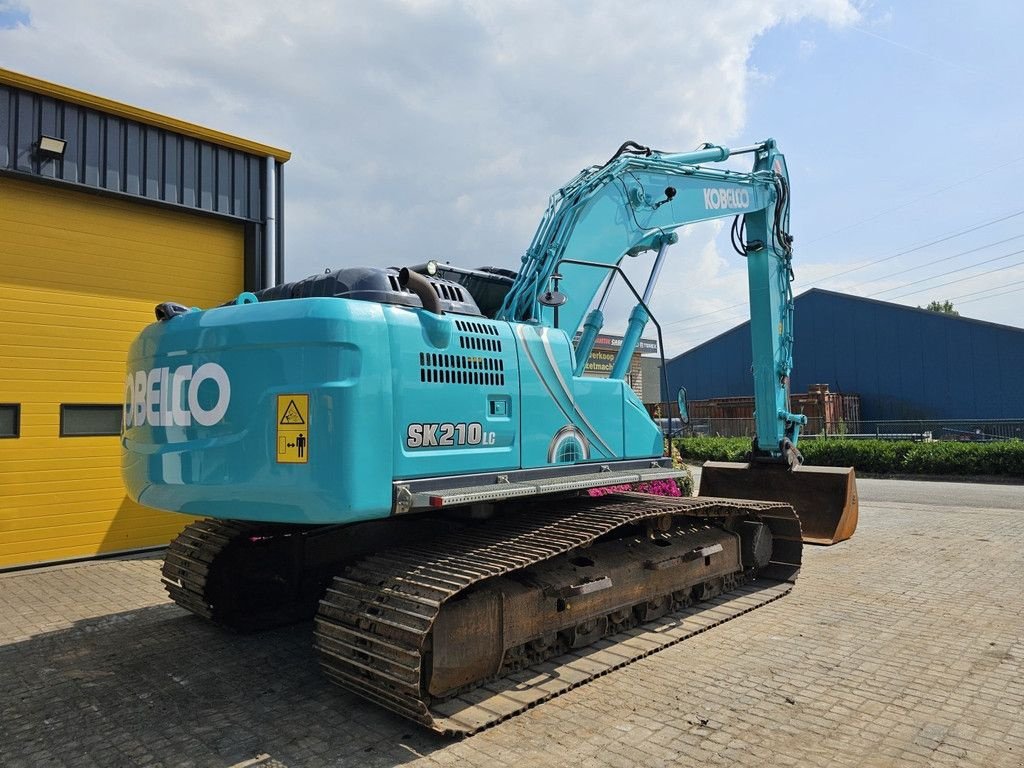 Kettenbagger des Typs Kobelco SK210LC-10 O, Gebrauchtmaschine in Krabbendijke (Bild 5)