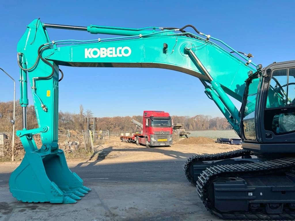 Kettenbagger of the type Kobelco SK380XDLC-10 (SK350) - NEW / UNUSED, Neumaschine in Veldhoven (Picture 10)