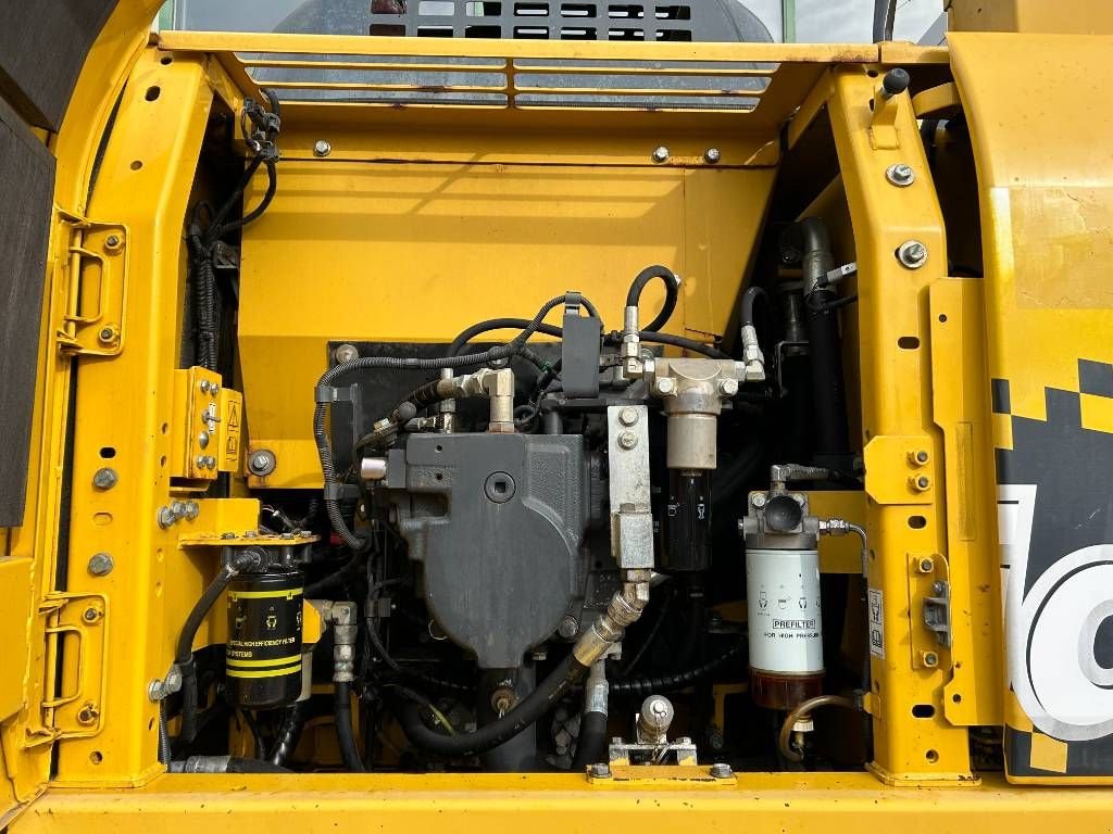 Kettenbagger του τύπου Komatsu HB215 LC-2, Gebrauchtmaschine σε Roosendaal (Φωτογραφία 8)